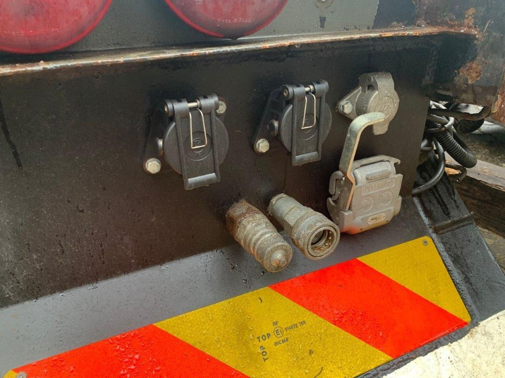 Karosserie und Außen für LKW HMF 20,5 T-M kran konsol med træktravers: das Bild 9 Karosserie und Außen für LKW HMF 20,5 T-M kran konsol med træktravers: das Bild 9