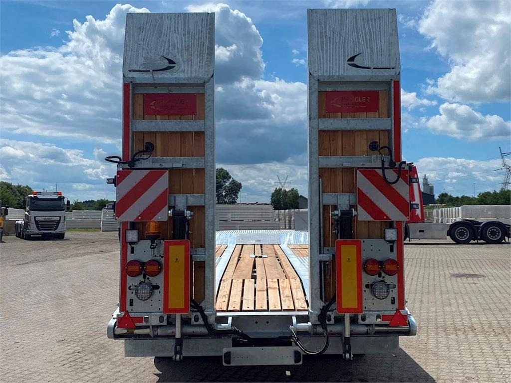 Hangler DTS 300 3 akslet med ramper - Tieflader Anhänger: das Bild 5 Hangler DTS 300 3 akslet med ramper - Tieflader Anhänger: das Bild 5