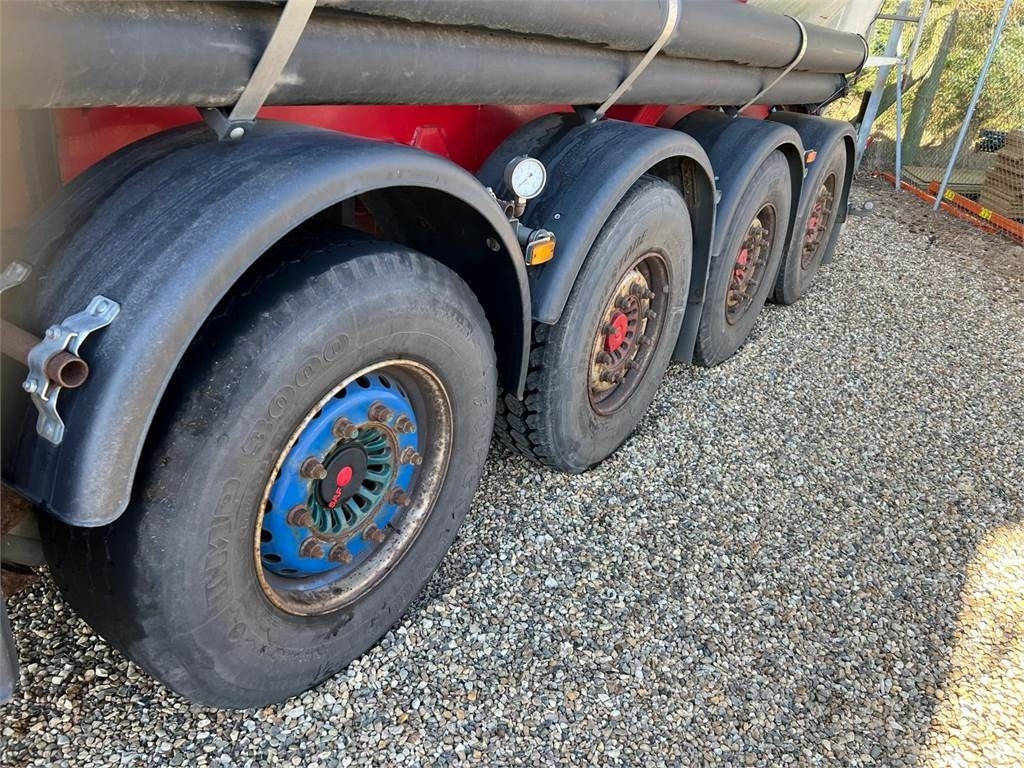 Interconsult 64m3 STRT1-64CA med tip - Siloauflieger: das Bild 5 Interconsult 64m3 STRT1-64CA med tip - Siloauflieger: das Bild 5