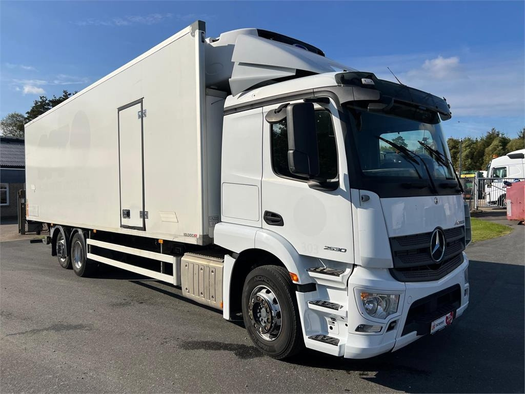 Mercedes-Benz Actros 2530 L 6x2*4 - Kühlkoffer LKW: das Bild 2 Mercedes-Benz Actros 2530 L 6x2*4 - Kühlkoffer LKW: das Bild 2
