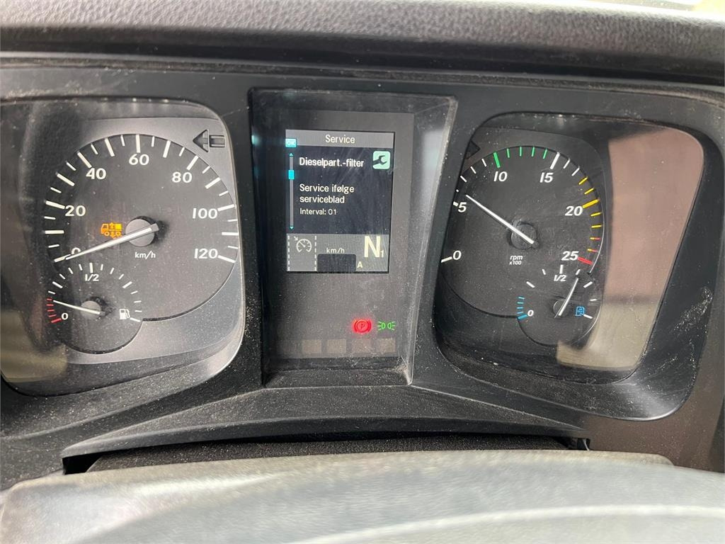 Absetzkipper Mercedes-Benz Antos 2546 L: das Bild 17