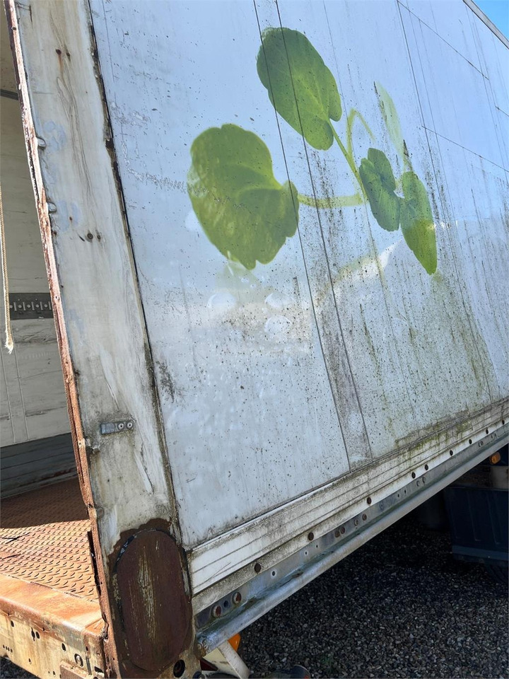 Schmitz 13,6 mtr boks - Koffer Auflieger: das Bild 4 Schmitz 13,6 mtr boks - Koffer Auflieger: das Bild 4