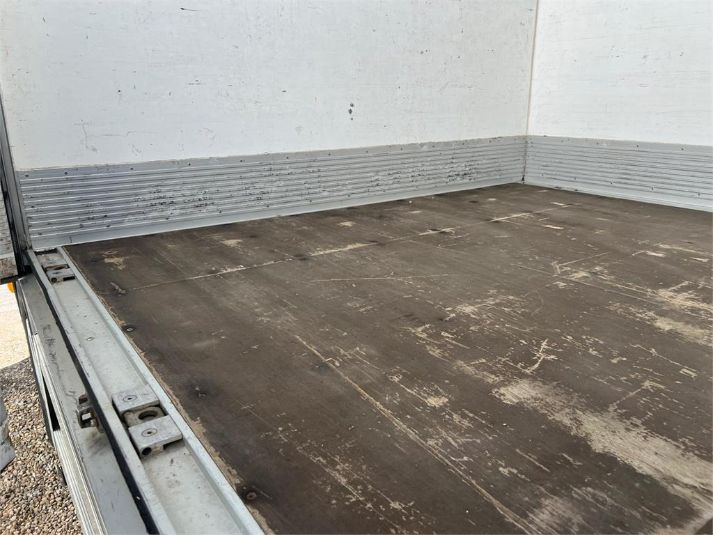 Volvo FE320 18 ton - Kühlkoffer LKW: das Bild 5 Volvo FE320 18 ton - Kühlkoffer LKW: das Bild 5