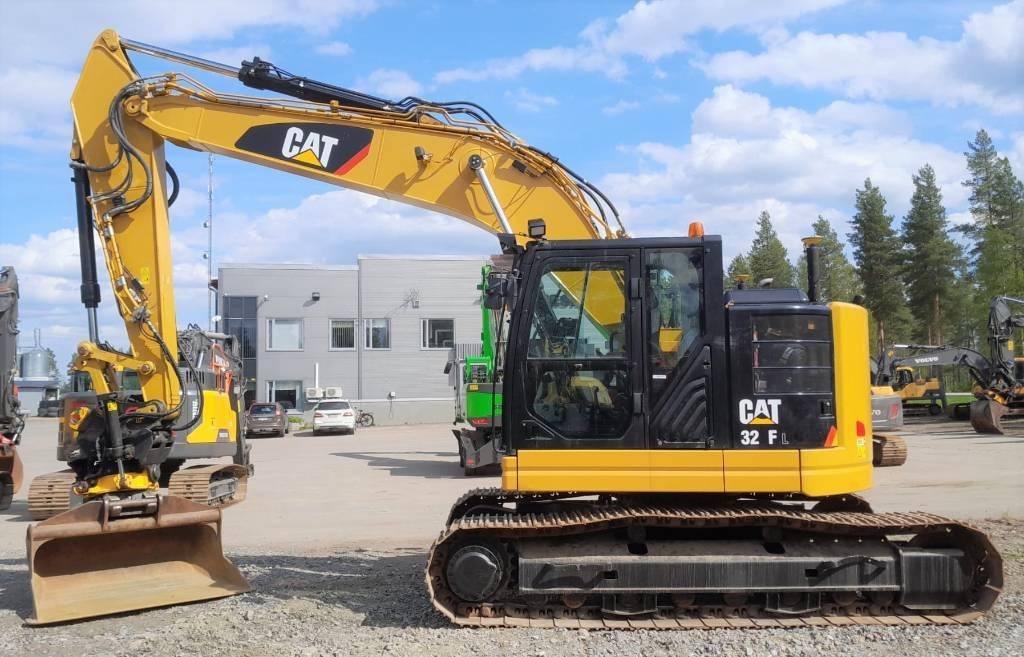 CAT 325FLCR PYÖRITTÄJÄLLLÄ - Kettenbagger: das Bild 1 CAT 325FLCR PYÖRITTÄJÄLLLÄ - Kettenbagger: das Bild 1