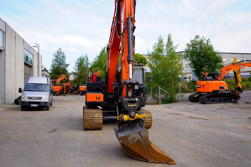 Doosan DX140LC-5 EPS ENGCON - Kettenbagger: das Bild 4 Doosan DX140LC-5 EPS ENGCON - Kettenbagger: das Bild 4