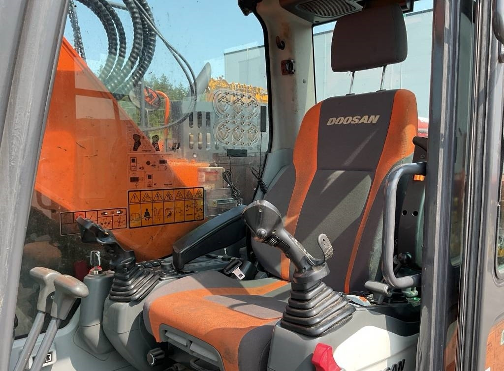 Doosan DX235LCR-5 DOZER - Kettenbagger: das Bild 4 Doosan DX235LCR-5 DOZER - Kettenbagger: das Bild 4
