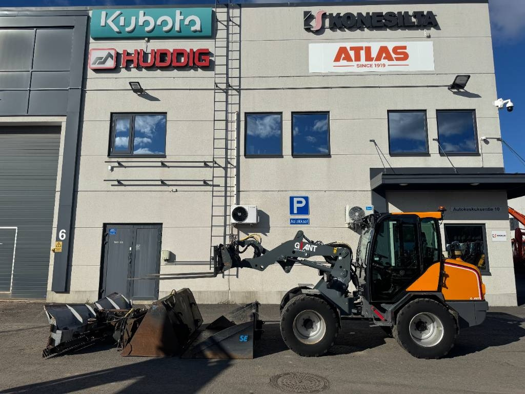 GiANT V 6004 T - Hoflader: das Bild 1 GiANT V 6004 T - Hoflader: das Bild 1