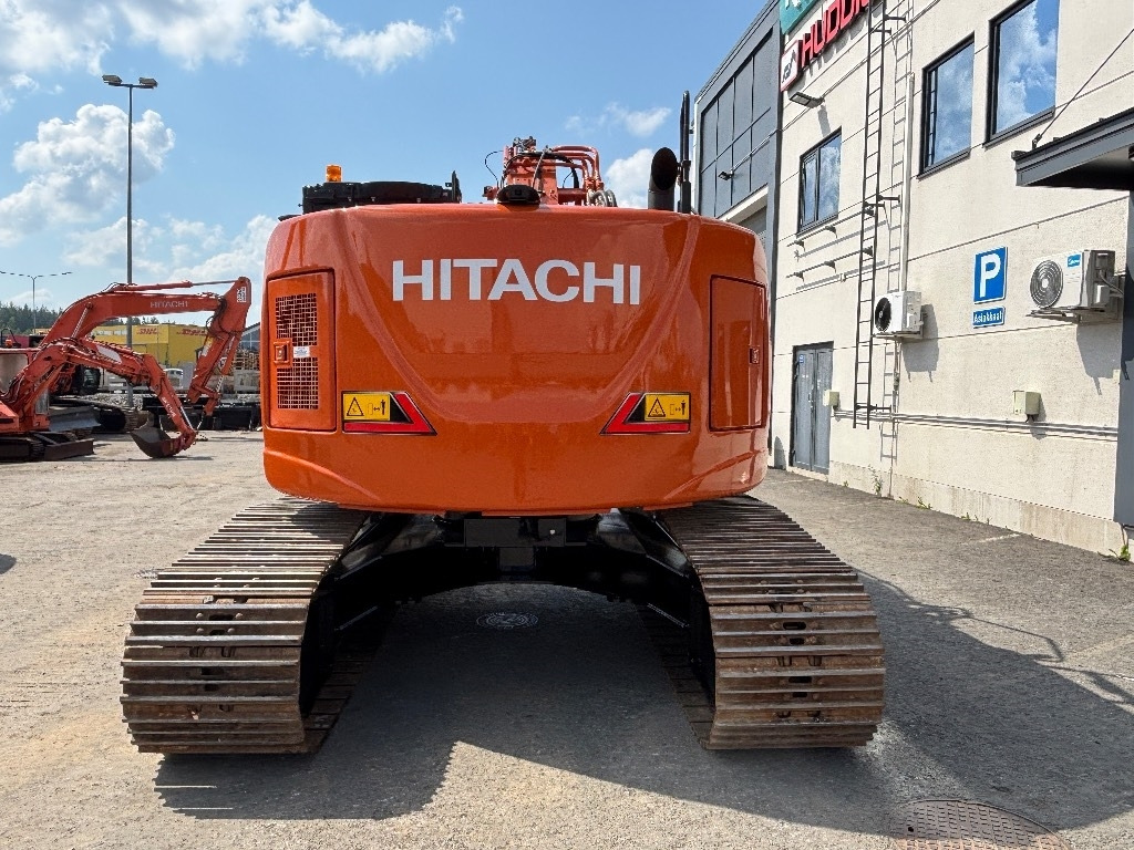 Hitachi ZX225USLC-7 - Kettenbagger: das Bild 3 Hitachi ZX225USLC-7 - Kettenbagger: das Bild 3