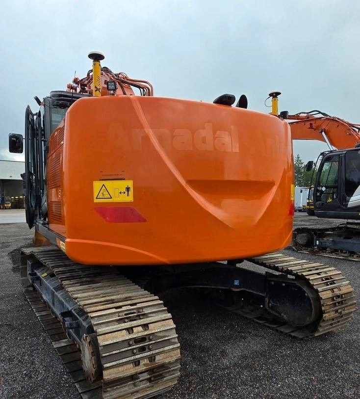 Hitachi ZX225USRLC-6 - Kettenbagger: das Bild 2 Hitachi ZX225USRLC-6 - Kettenbagger: das Bild 2