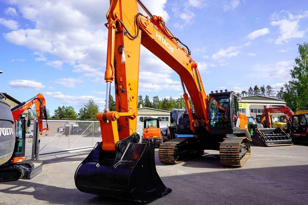 Hitachi ZX350LC-6 UUSI ALAKERTA - Kettenbagger: das Bild 3 Hitachi ZX350LC-6 UUSI ALAKERTA - Kettenbagger: das Bild 3