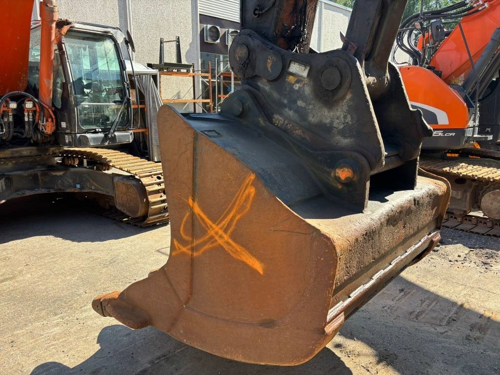 Hitachi ZX350LC-7 - Kettenbagger: das Bild 5 Hitachi ZX350LC-7 - Kettenbagger: das Bild 5