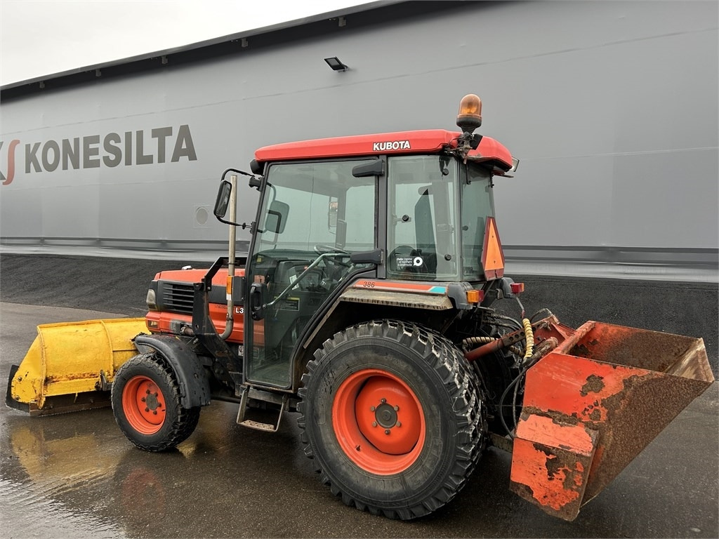 Kubota L 3600 AURA JA HIEKOTIN - Kommunaltraktor: das Bild 2 Kubota L 3600 AURA JA HIEKOTIN - Kommunaltraktor: das Bild 2