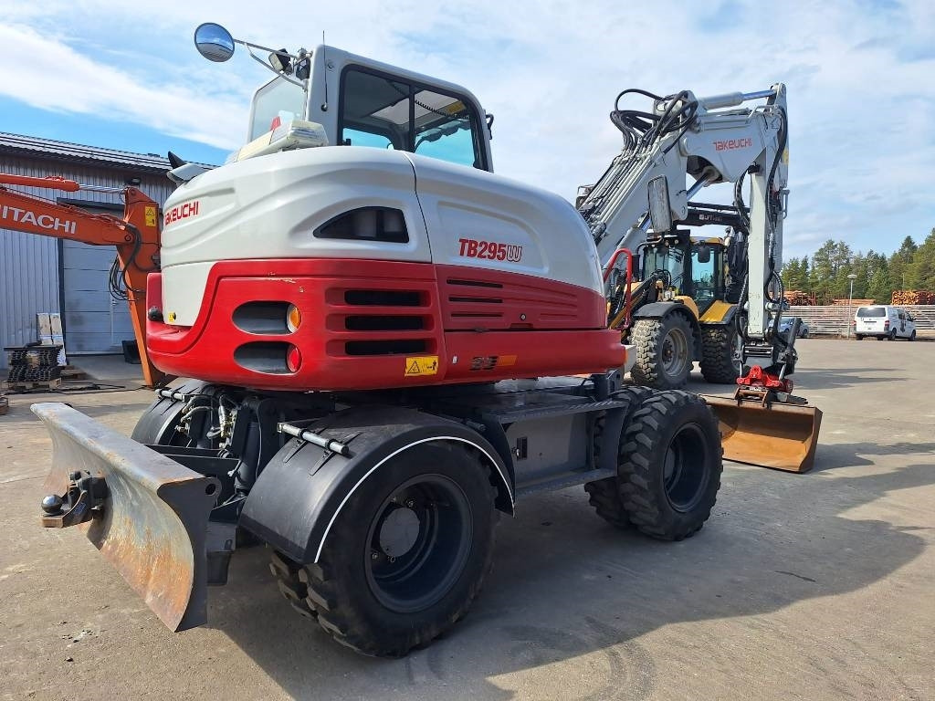 Takeuchi TB295W KÄRRY, PYÖRITTÄJÄ, 5-KAUHAA - Mobilbagger: das Bild 4 Takeuchi TB295W KÄRRY, PYÖRITTÄJÄ, 5-KAUHAA - Mobilbagger: das Bild 4