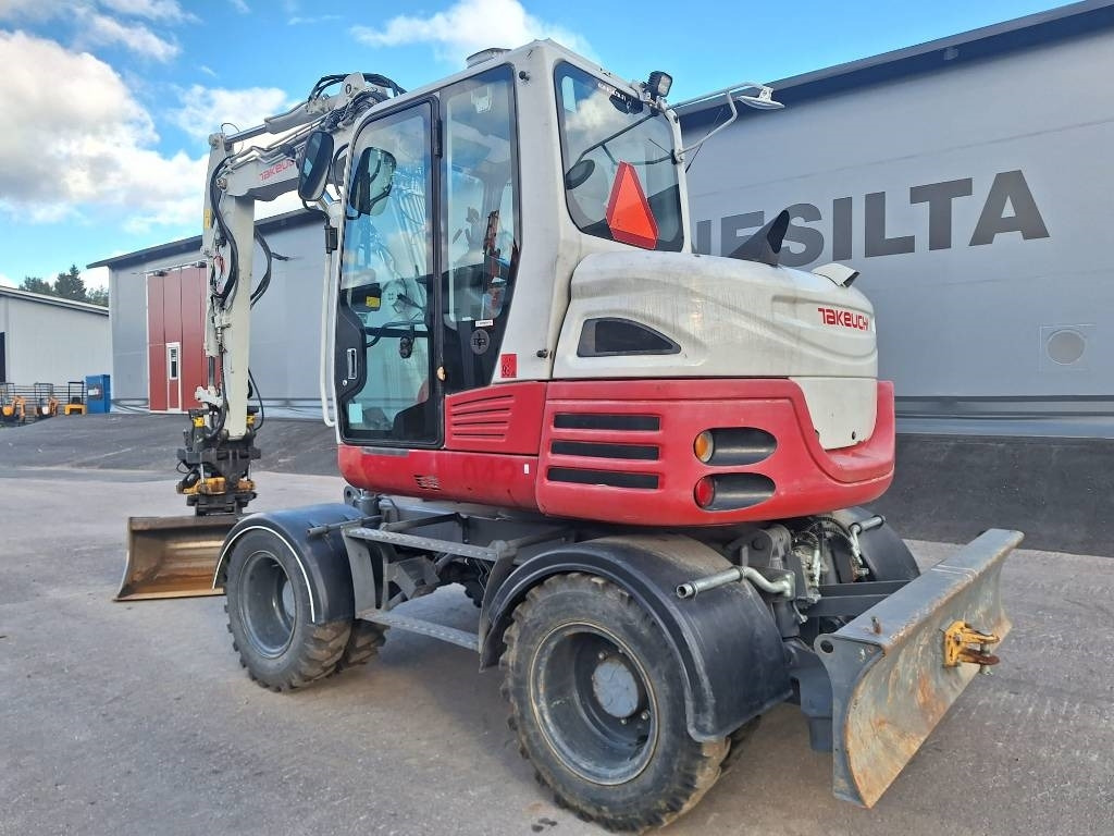 Takeuchi TB295W PYÖRITTÄJÄLLÄ - Mobilbagger: das Bild 2 Takeuchi TB295W PYÖRITTÄJÄLLÄ - Mobilbagger: das Bild 2