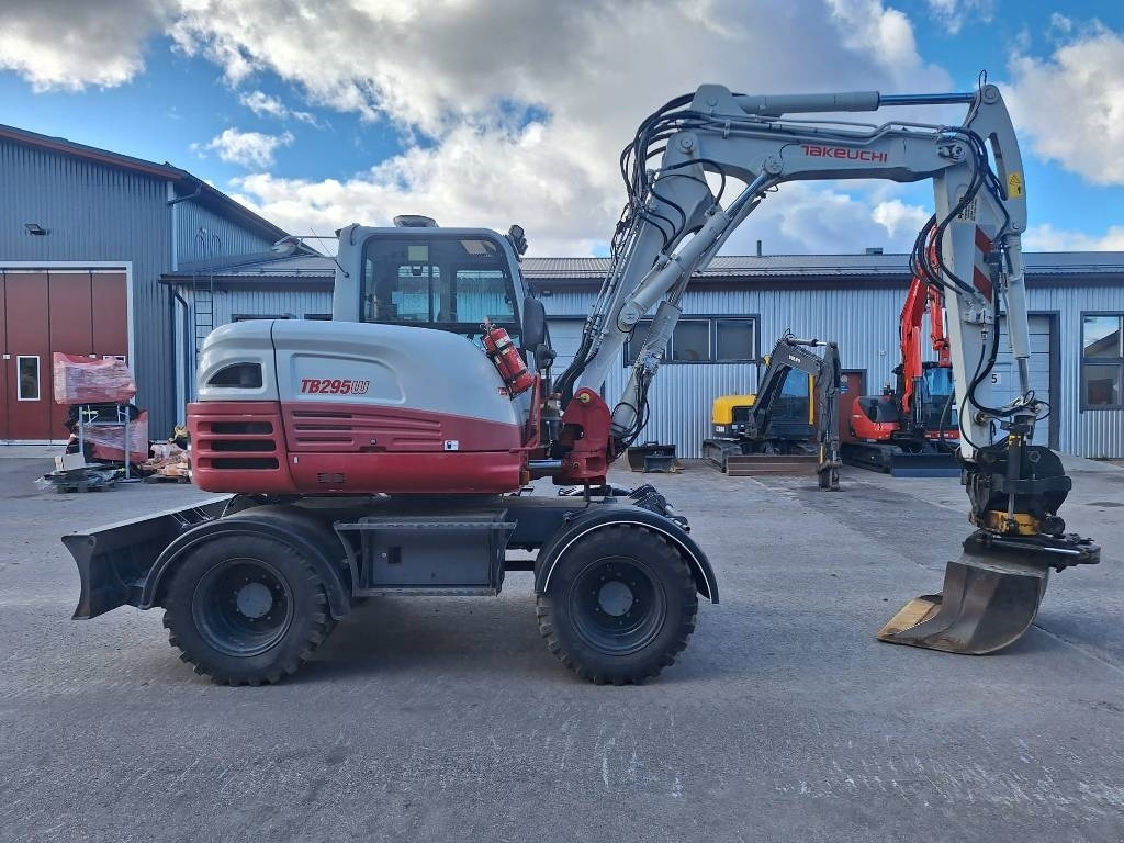 Takeuchi TB295W PYÖRITTÄJÄLLÄ - Mobilbagger: das Bild 5 Takeuchi TB295W PYÖRITTÄJÄLLÄ - Mobilbagger: das Bild 5