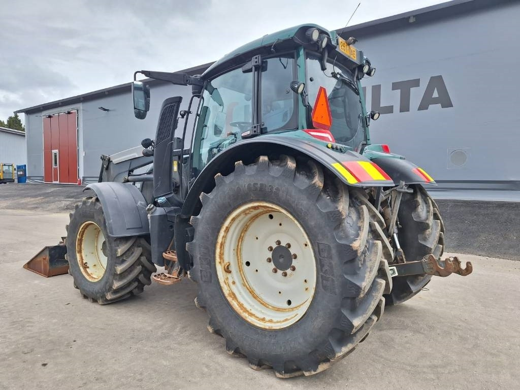 Valtra N174 VERSU ETUKUORMAAJALLA - Traktor: das Bild 2 Valtra N174 VERSU ETUKUORMAAJALLA - Traktor: das Bild 2