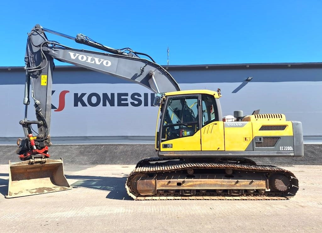 Volvo EC220DL PYÖRITTÄJÄLLÄ - Kettenbagger: das Bild 1 Volvo EC220DL PYÖRITTÄJÄLLÄ - Kettenbagger: das Bild 1