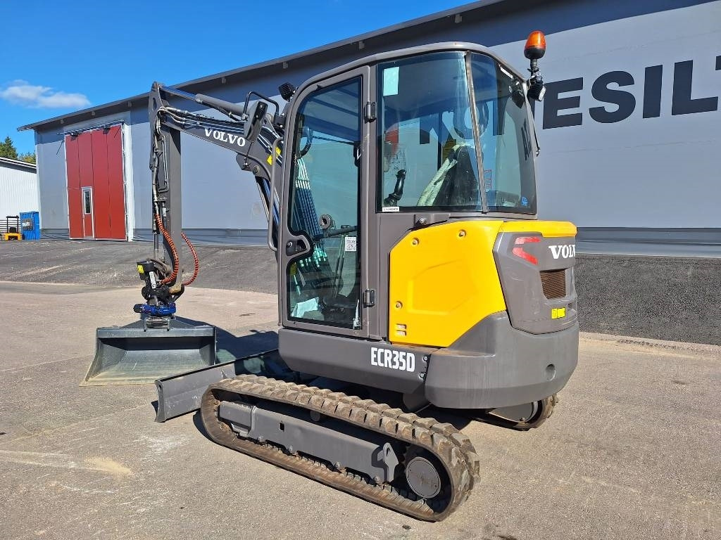 Volvo EC35D PYÖRITTÄJÄLLÄ - Minibagger: das Bild 2 Volvo EC35D PYÖRITTÄJÄLLÄ - Minibagger: das Bild 2