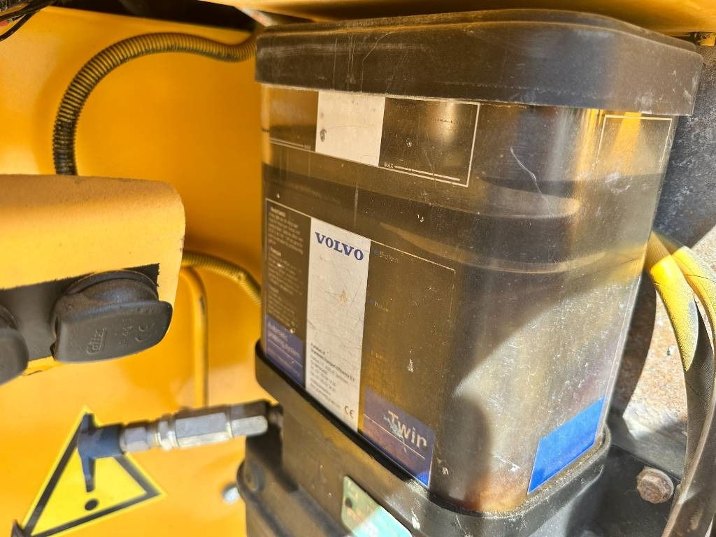 Radlader Volvo L70G vipuohjaus, 3' ja 4' hydr: das Bild 15