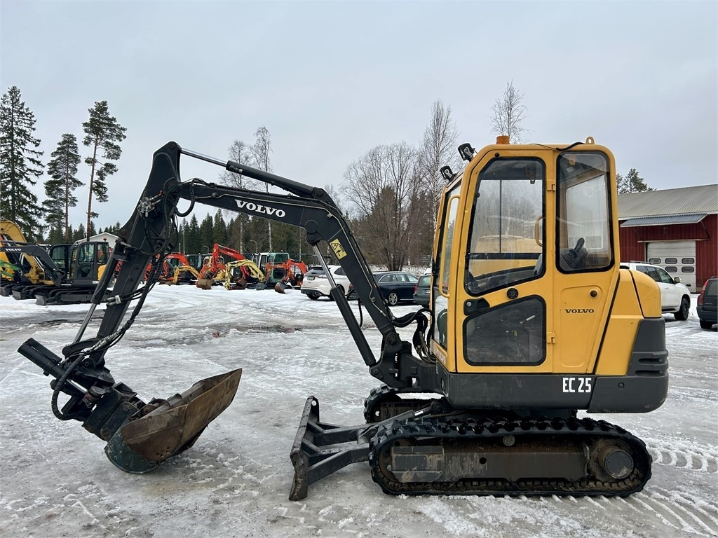 Volvo MYYTY! SOLD! EC25 KALLISTAJA, 2-KAUHAA - Minibagger: das Bild 1 Volvo MYYTY! SOLD! EC25 KALLISTAJA, 2-KAUHAA - Minibagger: das Bild 1