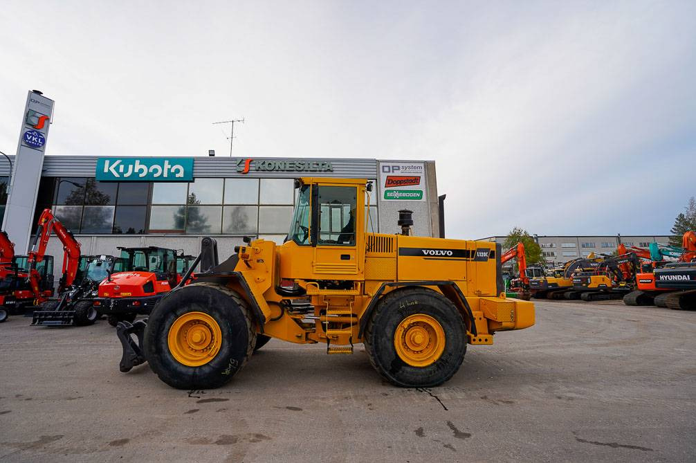 Radlader Volvo MYYTY! SOLD! L120C: das Bild 1