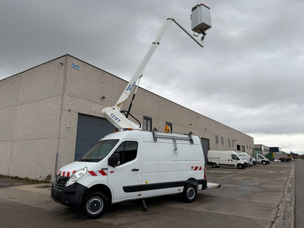 Renault Master. France Elévateur 12m. Klima. Kamera. - LKW mit Arbeitsbühne: das Bild 1 Renault Master. France Elévateur 12m. Klima. Kamera. - LKW mit Arbeitsbühne: das Bild 1