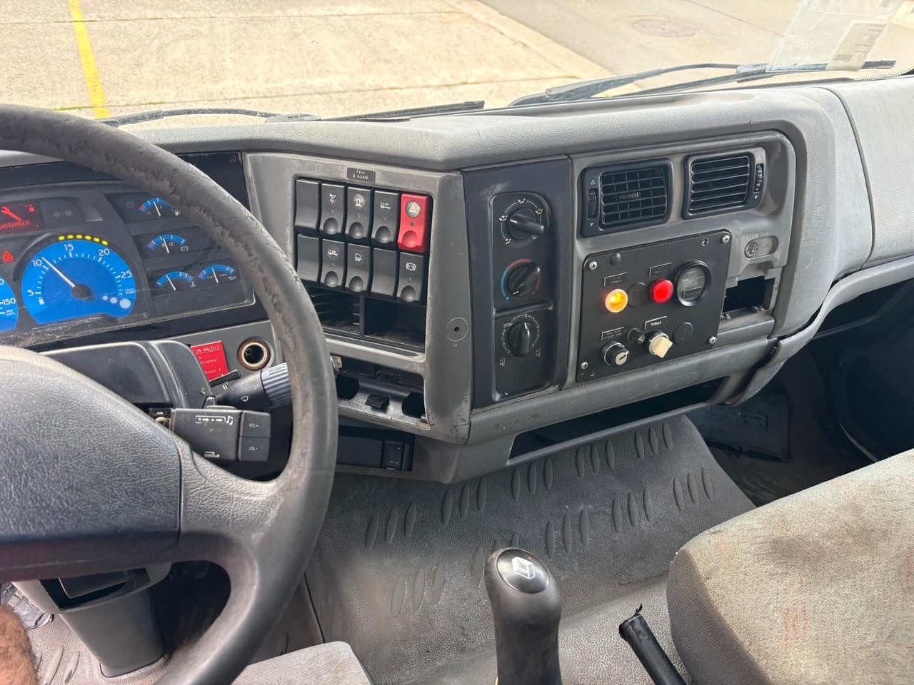 LKW mit Arbeitsbühne Renault Midlum 220dCi. Hubarbeitsbühne 16m.: das Bild 14