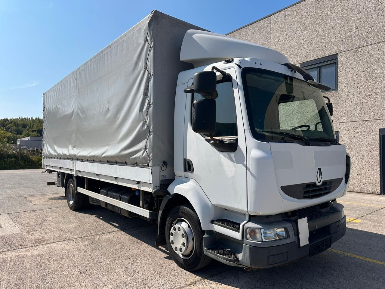 Renault Midlum dXi220-12. Klima. - Plane LKW: das Bild 4 Renault Midlum dXi220-12. Klima. - Plane LKW: das Bild 4