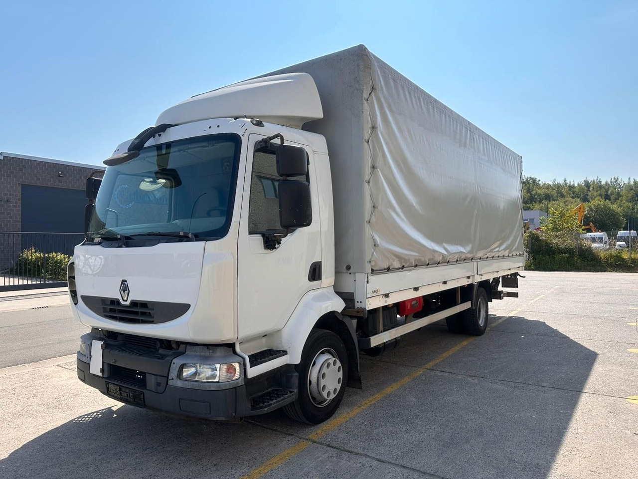 Renault Midlum dXi220-12. Klima. - Plane LKW: das Bild 3 Renault Midlum dXi220-12. Klima. - Plane LKW: das Bild 3