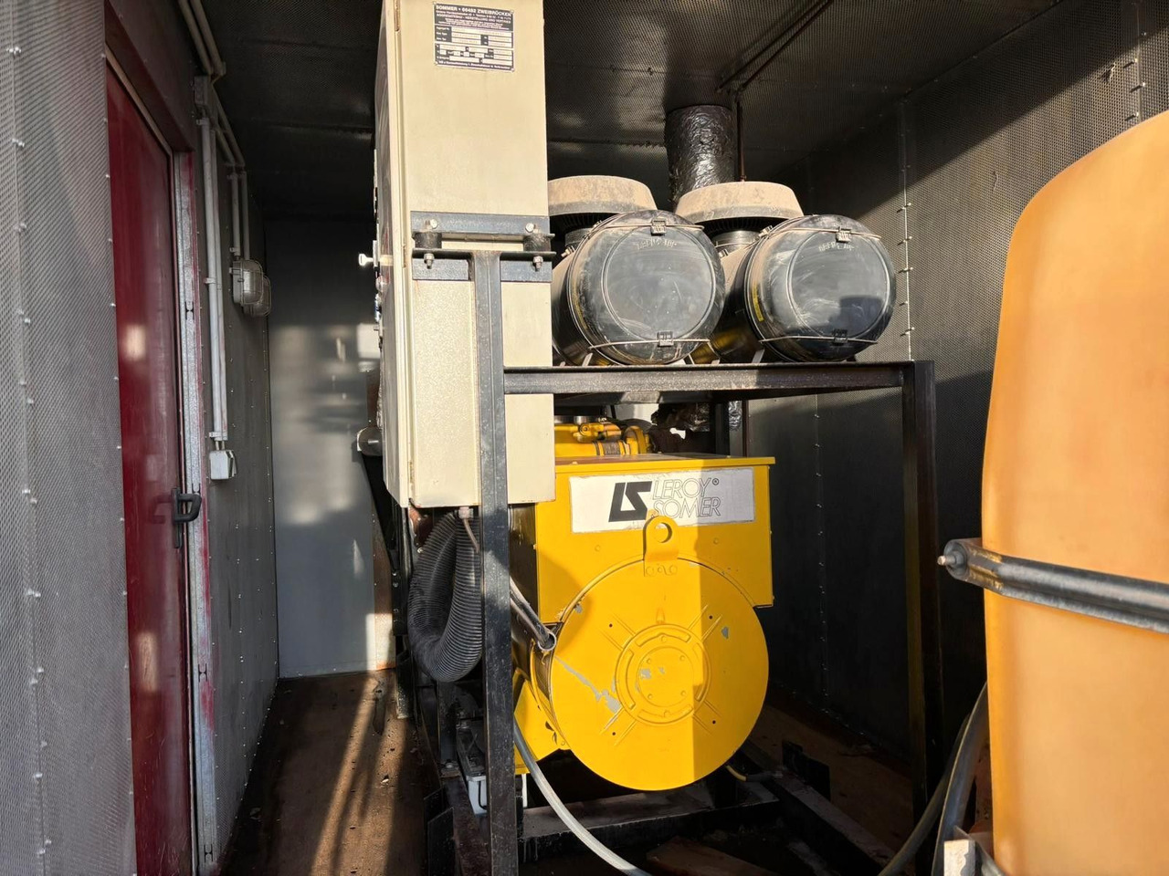 Sommer 400kVa Generator. Motor MAN V8. 370h! - Stromgenerator: das Bild 5 Sommer 400kVa Generator. Motor MAN V8. 370h! - Stromgenerator: das Bild 5