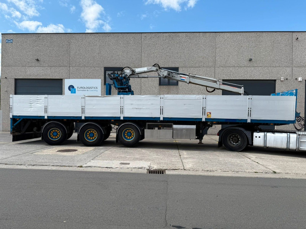Vogelzang. Kran HIAB R165 roto. TUV 10/2025 - Pritschenauflieger/ Plattformauflieger: das Bild 1 Vogelzang. Kran HIAB R165 roto. TUV 10/2025 - Pritschenauflieger/ Plattformauflieger: das Bild 1