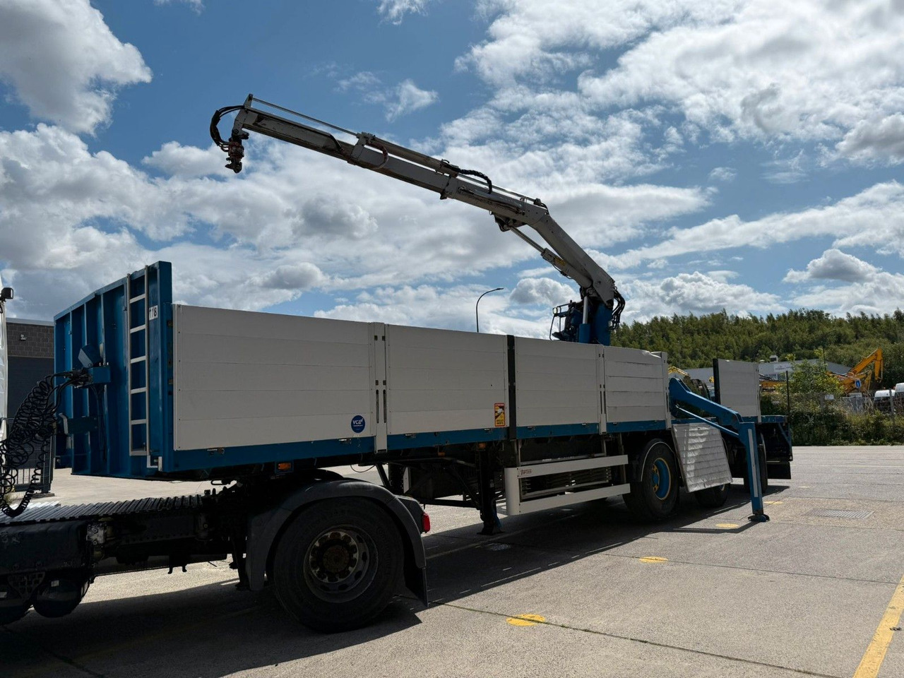 Vogelzang. Kran HIAB R165 roto. TUV 10/2025 - Pritschenauflieger/ Plattformauflieger: das Bild 3 Vogelzang. Kran HIAB R165 roto. TUV 10/2025 - Pritschenauflieger/ Plattformauflieger: das Bild 3