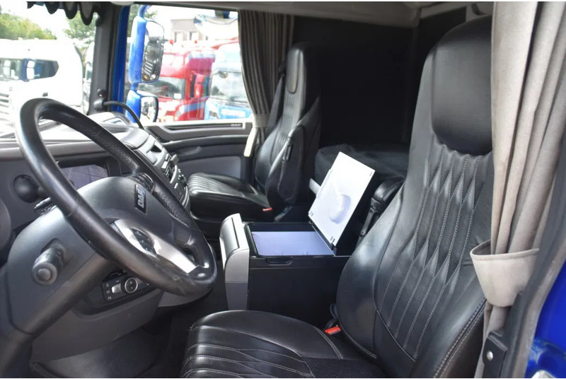 DAF XF 480 SSC 4x2 - FULL AIR - PARK. AIRCO - LEATHER SEATS - SPECIAL INTERIOR - SPECIAL BUMPER - EXCELLENT CONDITION - - Sattelzugmaschine: das Bild 5 DAF XF 480 SSC 4x2 - FULL AIR - PARK. AIRCO - LEATHER SEATS - SPECIAL INTERIOR - SPECIAL BUMPER - EXCELLENT CONDITION - - Sattelzugmaschine: das Bild 5
