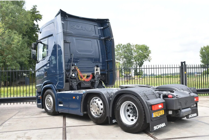 Scania S520 V8 NGS 6x2/4NB - RETARDER - FULL AIR - PARK. AIRCO - ACC - 2 x FUEL TANKS - LED LIGHTS - TOP CONDITION - - Sattelzugmaschine: das Bild 3 Scania S520 V8 NGS 6x2/4NB - RETARDER - FULL AIR - PARK. AIRCO - ACC - 2 x FUEL TANKS - LED LIGHTS - TOP CONDITION - - Sattelzugmaschine: das Bild 3