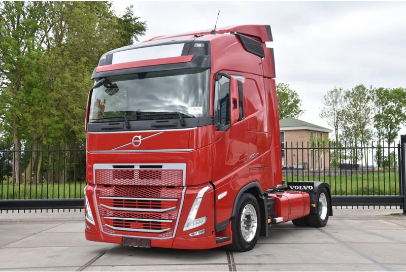 Volvo FH 460 Globe 4x2 - MEGA - 127 TKM - FULL AIR - PARK. AIRCO - 2 x FUEL TANKS - ALCOA'S - LED LIGHTS - LIKE NEW - - Sattelzugmaschine: das Bild 2 Volvo FH 460 Globe 4x2 - MEGA - 127 TKM - FULL AIR - PARK. AIRCO - 2 x FUEL TANKS - ALCOA'S - LED LIGHTS - LIKE NEW - - Sattelzugmaschine: das Bild 2