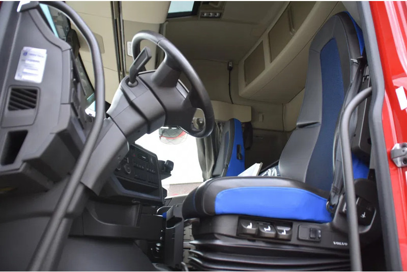 Volvo FH 460 Globe 4x2 - MEGA - 127 TKM - FULL AIR - PARK. AIRCO - 2 x FUEL TANKS - ALCOA'S - LED LIGHTS - LIKE NEW - - Sattelzugmaschine: das Bild 4 Volvo FH 460 Globe 4x2 - MEGA - 127 TKM - FULL AIR - PARK. AIRCO - 2 x FUEL TANKS - ALCOA'S - LED LIGHTS - LIKE NEW - - Sattelzugmaschine: das Bild 4