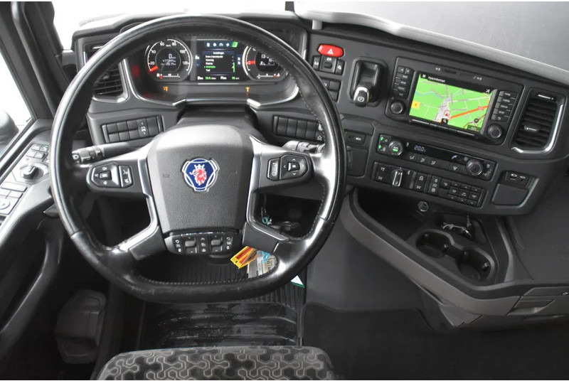 Scania S500 NGS 6x2*4 - HOOKLIFT - RETARDER - 477 TKM - PARK. AIRCO - WHEELBASE: 475 CM - PTO - EXCELLENT CONDITION - - Abrollkipper: das Bild 5 Scania S500 NGS 6x2*4 - HOOKLIFT - RETARDER - 477 TKM - PARK. AIRCO - WHEELBASE: 475 CM - PTO - EXCELLENT CONDITION - - Abrollkipper: das Bild 5