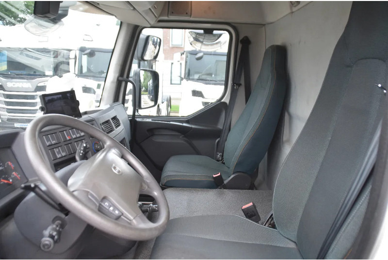 Volvo FL 280 4x2 + BOX - 294 TKM - AIRCO - DOUBLE CARGOFLOOR - ELEVATOR - REMOTE CONTROL - CAMERA - - Koffer LKW: das Bild 5 Volvo FL 280 4x2 + BOX - 294 TKM - AIRCO - DOUBLE CARGOFLOOR - ELEVATOR - REMOTE CONTROL - CAMERA - - Koffer LKW: das Bild 5