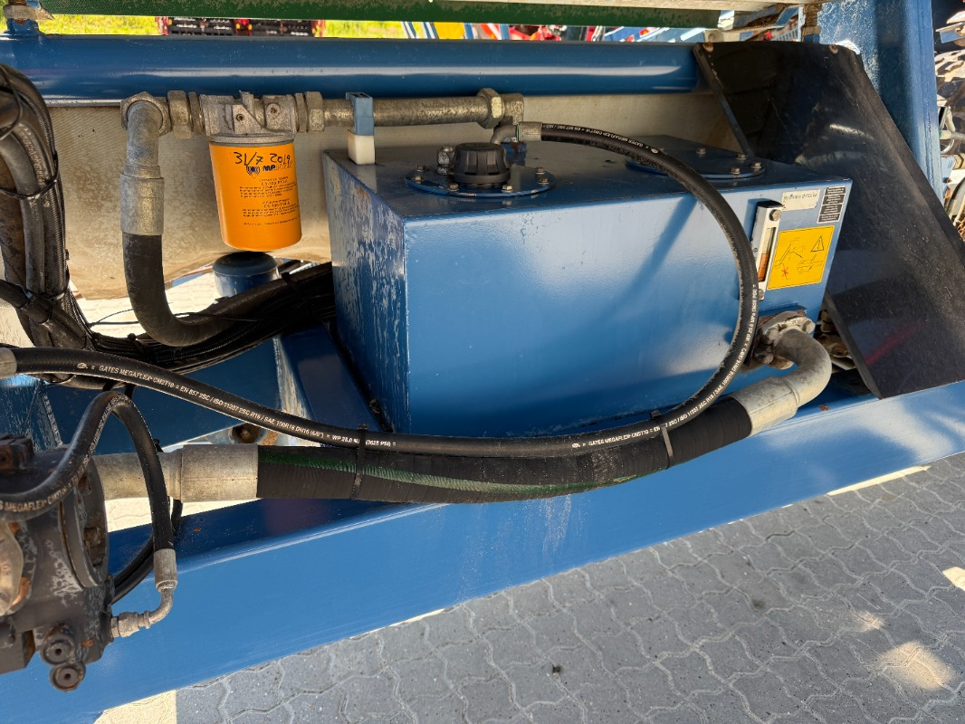 ASA-Lift T-130-B - Traubenvollernter: das Bild 4 ASA-Lift T-130-B - Traubenvollernter: das Bild 4