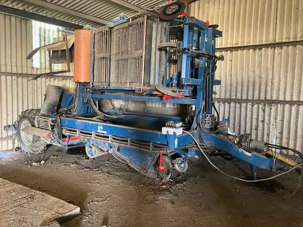 ASA-Lift ASA-Lift, WR300, Triple Bed Windrower - Traubenvollernter: das Bild 1 ASA-Lift ASA-Lift, WR300, Triple Bed Windrower - Traubenvollernter: das Bild 1