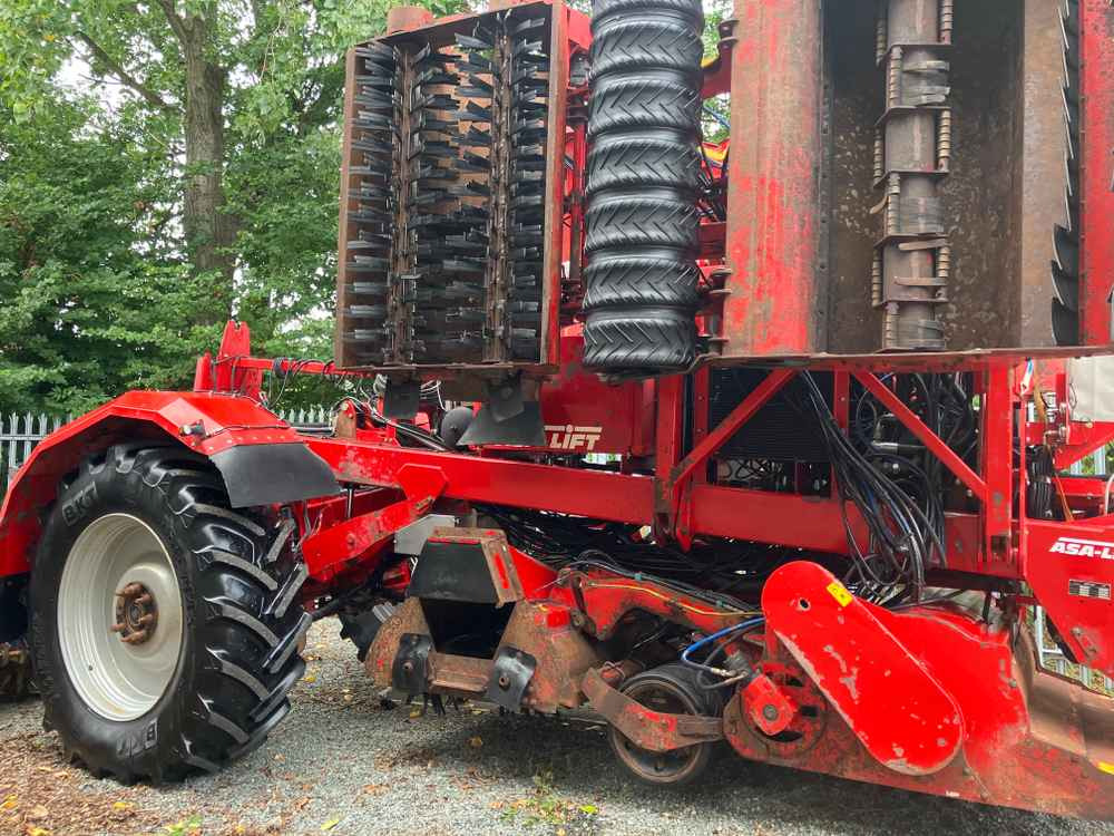 ASA-Lift Red Beet Topper - Traubenvollernter: das Bild 1 ASA-Lift Red Beet Topper - Traubenvollernter: das Bild 1