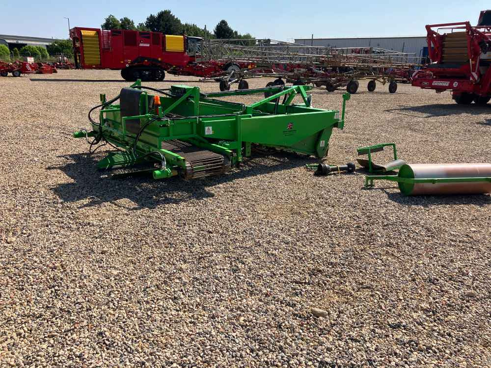 Jones Onion Windrower - Traubenvollernter: das Bild 4 Jones Onion Windrower - Traubenvollernter: das Bild 4