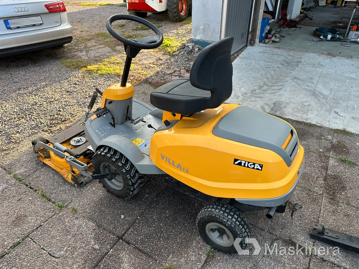 Åkgräsklippare Stiga Villa 12 med tillbehör - Rasenmäher: das Bild 3 Åkgräsklippare Stiga Villa 12 med tillbehör - Rasenmäher: das Bild 3