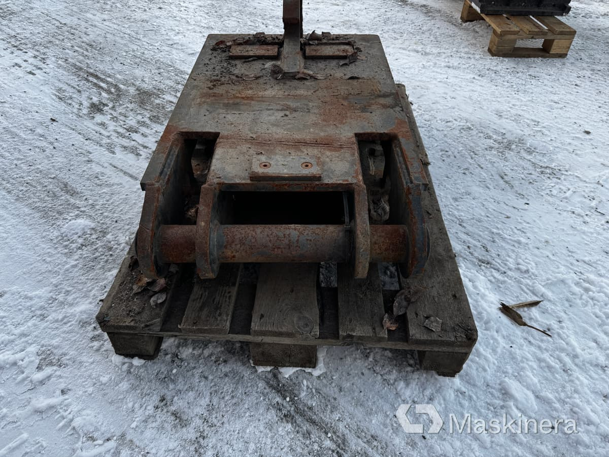 Trevi Benne Bofors B.27 O.C Hammarfäste bultbart B27 - Anbauteil für Baumaschine: das Bild 2 Trevi Benne Bofors B.27 O.C Hammarfäste bultbart B27 - Anbauteil für Baumaschine: das Bild 2