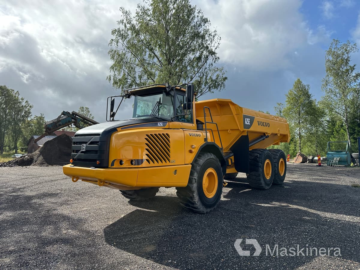 Dumper Volvo A25E 6x6 - Knickgelenkter Dumper: das Bild 1 Dumper Volvo A25E 6x6 - Knickgelenkter Dumper: das Bild 1
