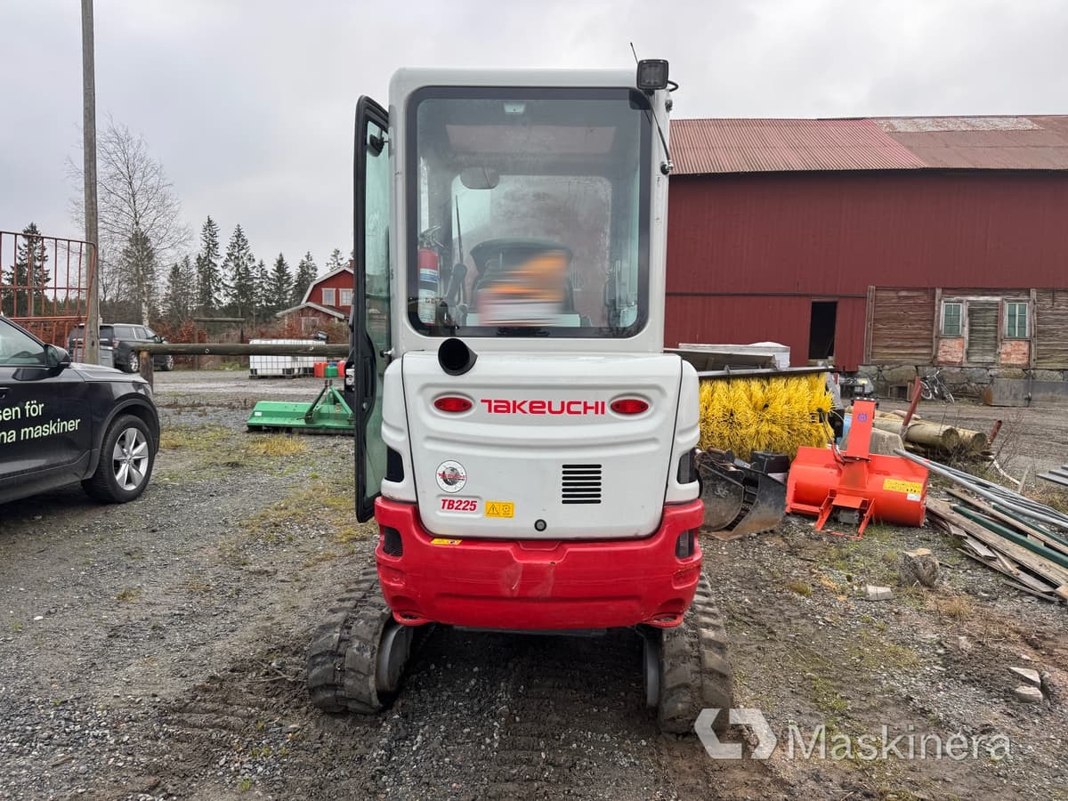 Grävmaskin Takeuchi TB225 - Kettenbagger: das Bild 5 Grävmaskin Takeuchi TB225 - Kettenbagger: das Bild 5