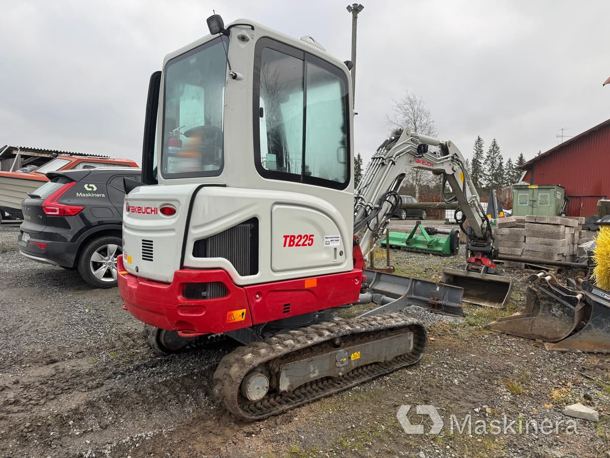 Grävmaskin Takeuchi TB225 - Kettenbagger: das Bild 4 Grävmaskin Takeuchi TB225 - Kettenbagger: das Bild 4