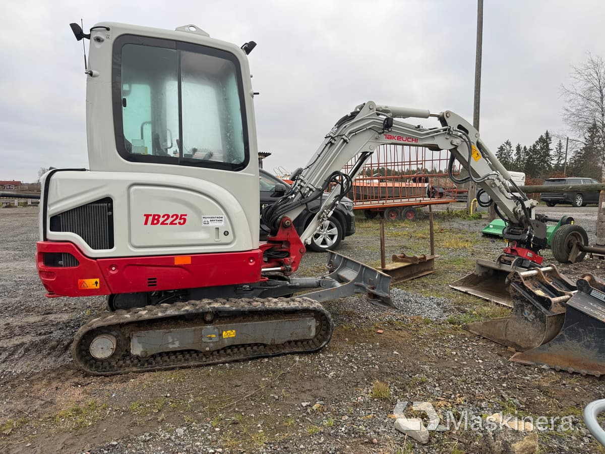 Grävmaskin Takeuchi TB225 - Kettenbagger: das Bild 3 Grävmaskin Takeuchi TB225 - Kettenbagger: das Bild 3