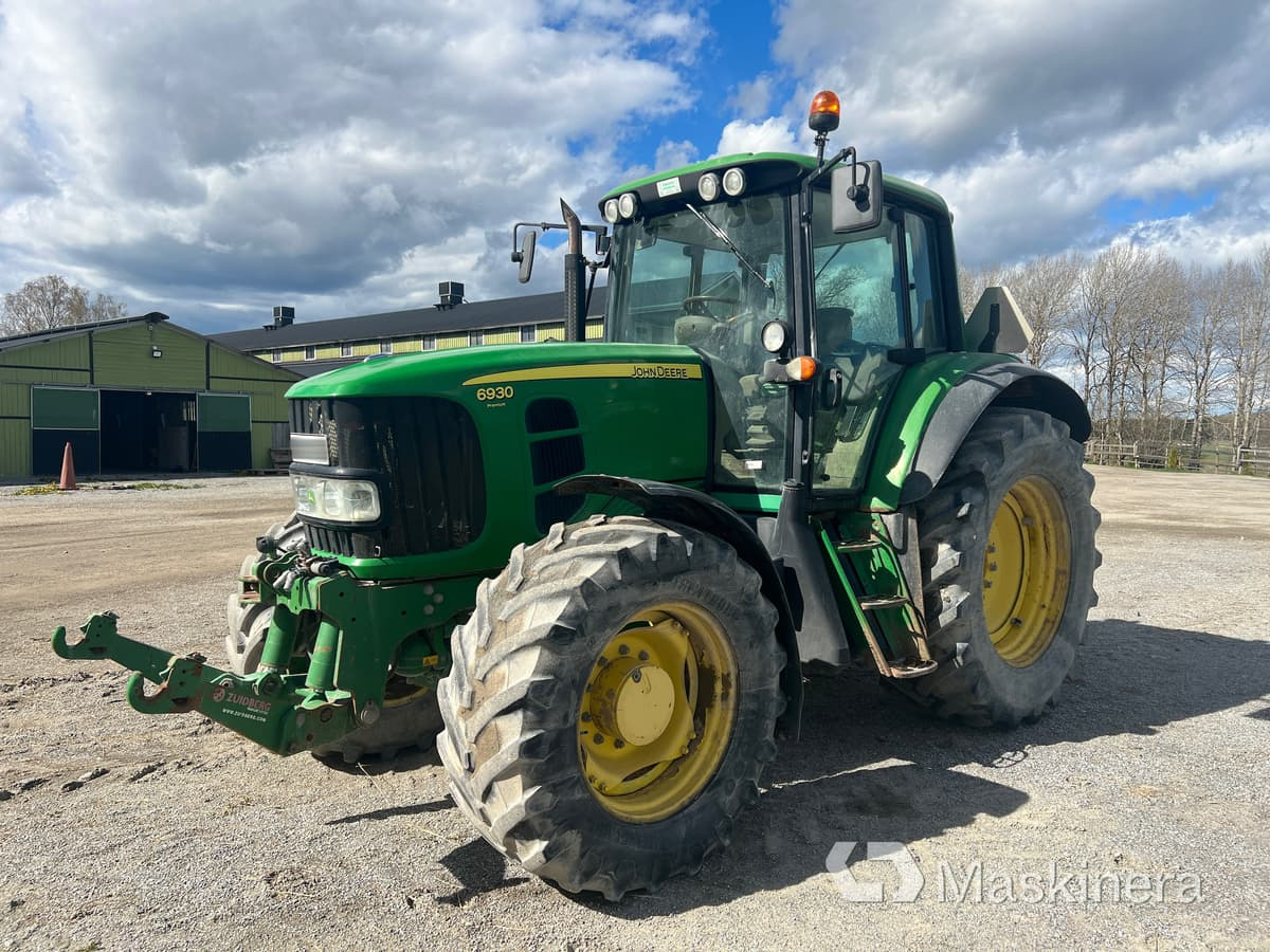 Traktor John Deere 6930 Premium med frontlyft - Traktor: das Bild 1 Traktor John Deere 6930 Premium med frontlyft - Traktor: das Bild 1