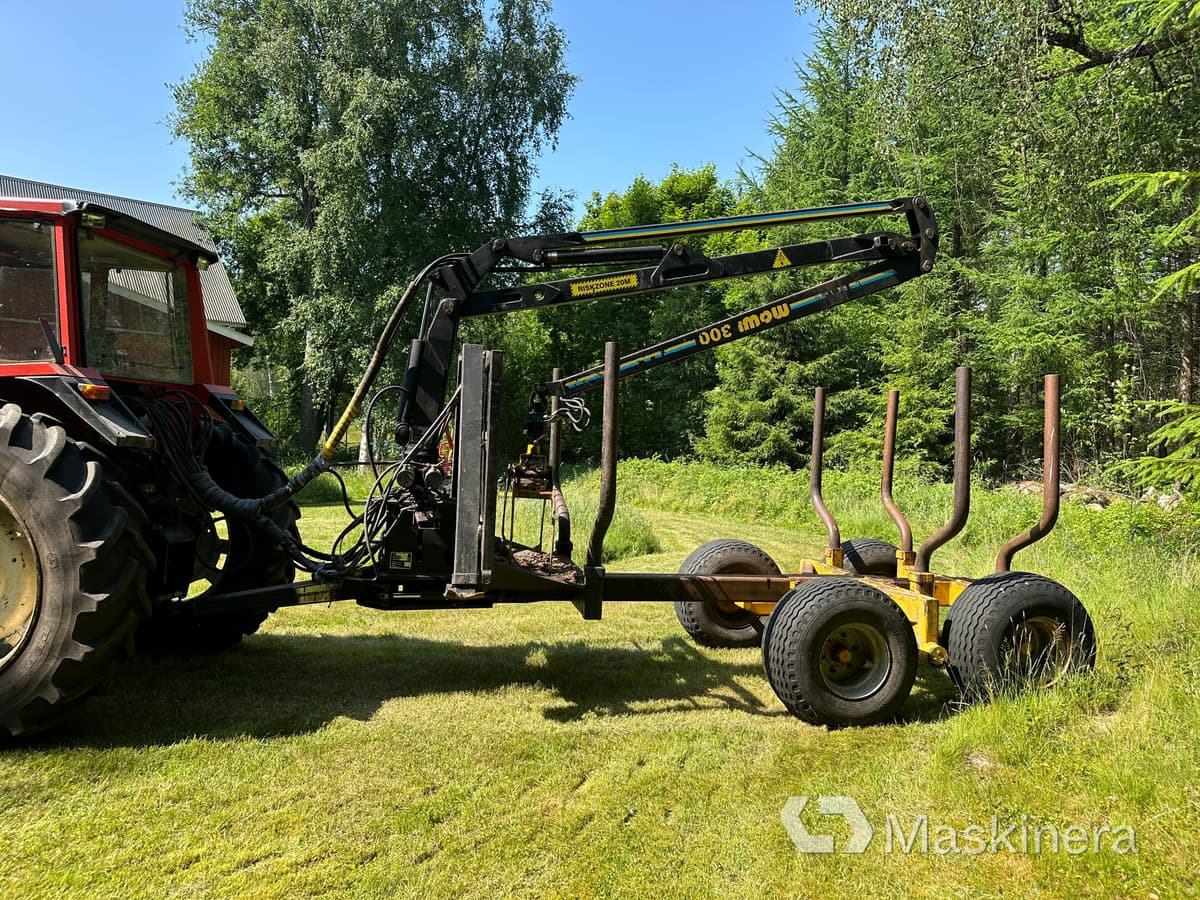 Traktor, Rückewagen Traktor Volvo BM 805-4 med skogsvagn och kran: das Bild 7